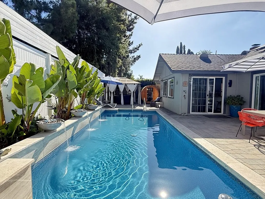 4 bed, 1500 sqft, $8,000 — Photo 2