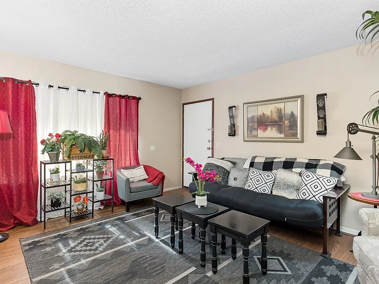 Quailpointe Apartments — Photo 49