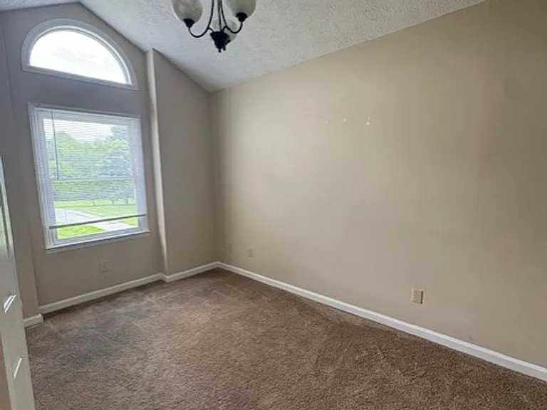 25119 York Dr #37 — Photo 9