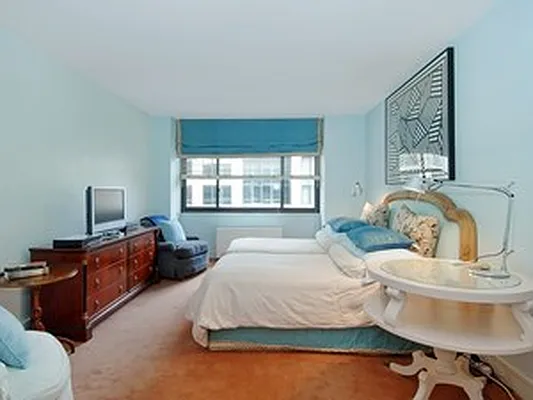 Sold by Corcoran | media 2