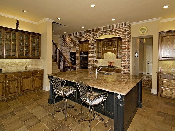 4th image of 1605 Pine Hollow Dr
