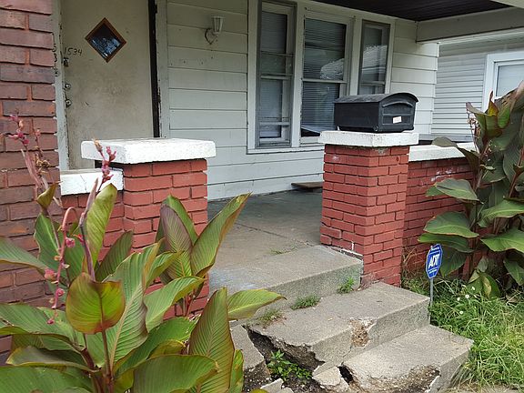 4th image of 1534 Asbury St