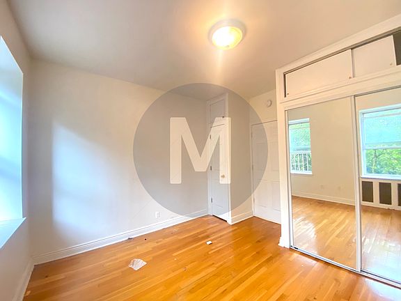 3rd image of 159 E 99th St APT C