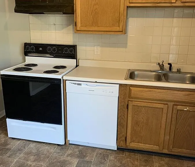 100 Floyd Ct — Photo 5