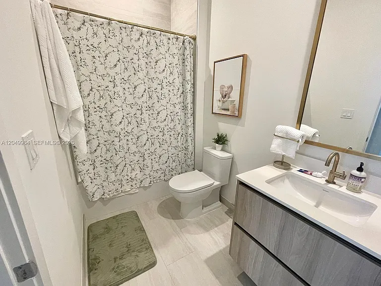 77 NW 5th St #511 — Photo 15