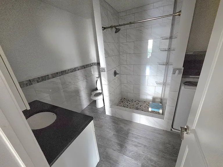 400 Kossuth Ave #3E — Photo 5