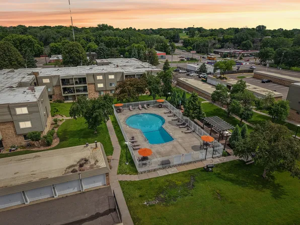 Royal Oaks Apartments