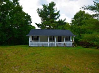 1605 Racetrack Rd, Irvine, KY 40336