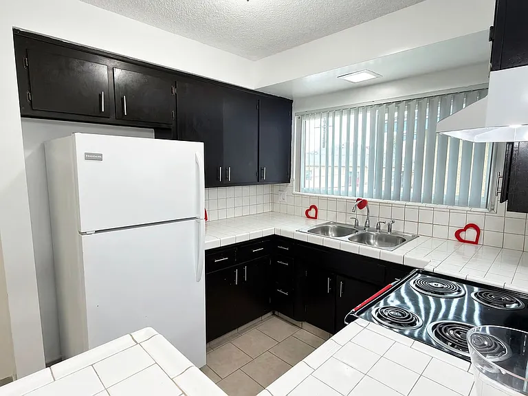 1415 Cedar Ave — Photo 6