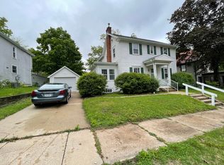 2209 Iowa St, Cedar Falls, IA 50613