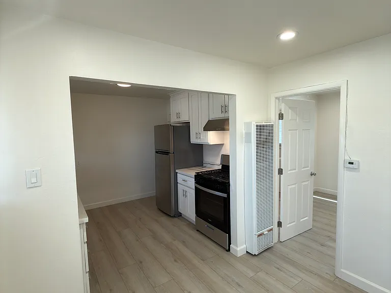 675 Johanna Ave #3 — Photo 7