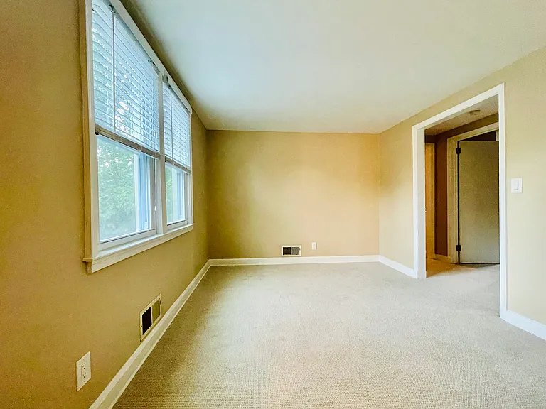 806 Hall St #2 — Photo 8