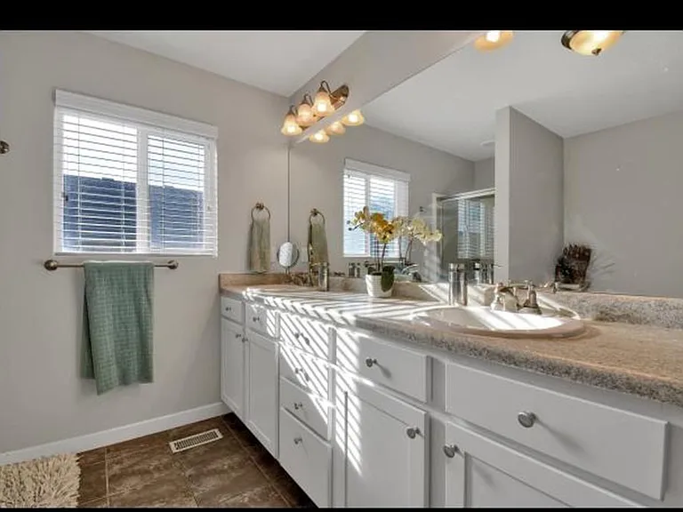 15240 S Glory Dr — Photo 18