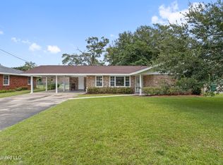 1528 Courthouse Rd, Gulfport, MS 39507