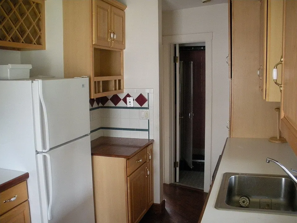 Kitchen 1 of 2