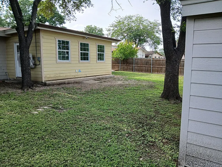 8414 Republic Dr — Photo 13