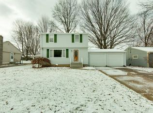 42873 Woodhill Dr, Elyria, OH 44035