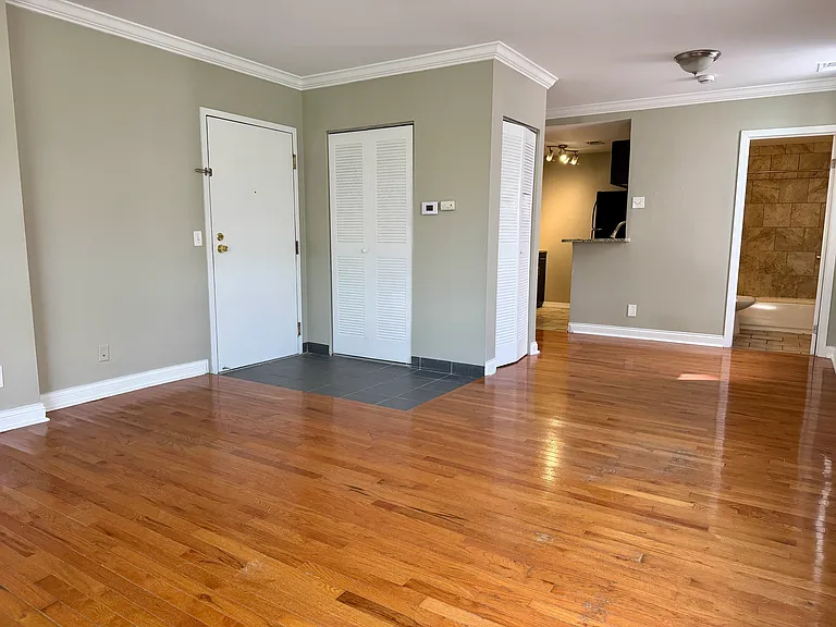 5500 Pershing Ave #11 — Photo 6