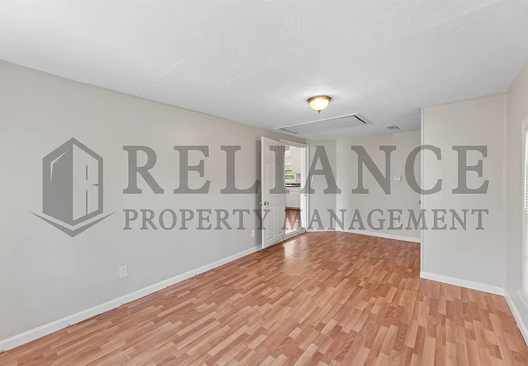 2237 N Erie Ave — Photo 12