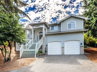 17512 Olympic View Dr, Edmonds, WA 98026