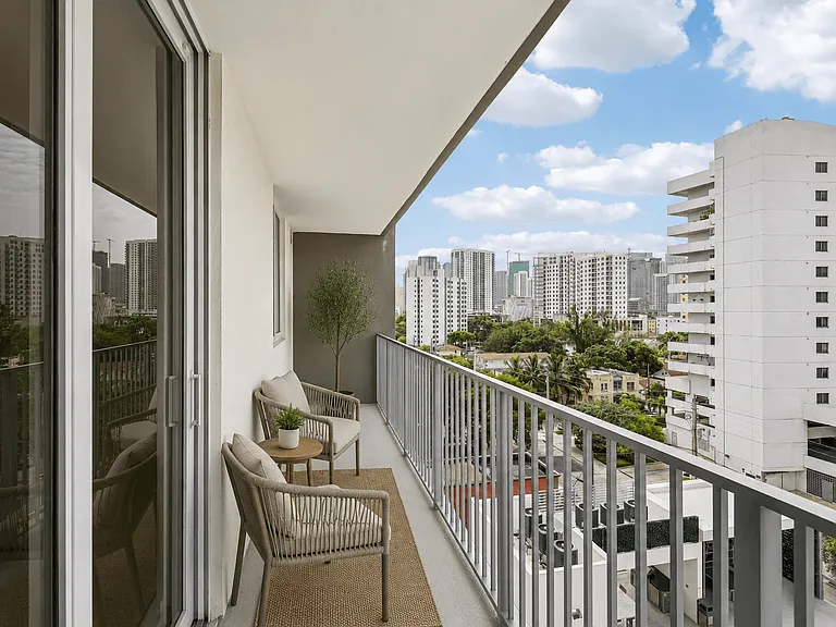 Riverview One Apartments — Photo 10