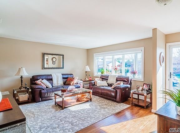 2nd image of 315 Balchen St