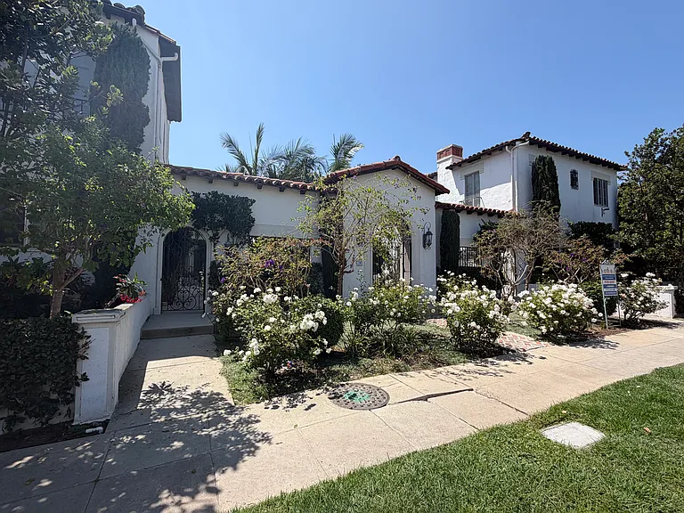 1047 S Orange Grove Ave #1 — Photo 44