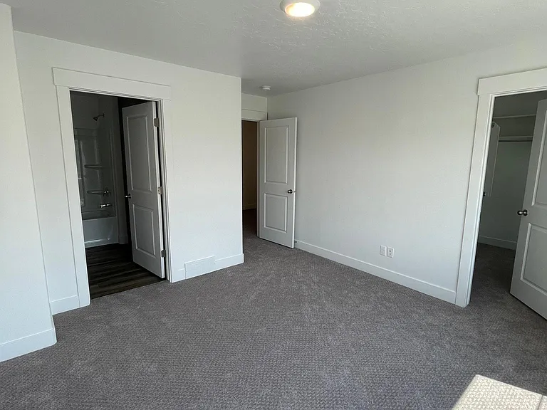 1122 N 1920 W — Photo 33