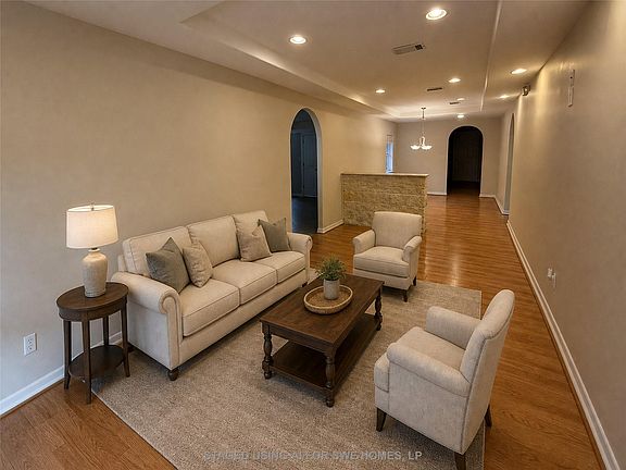 4th image of 4419 Quitman St