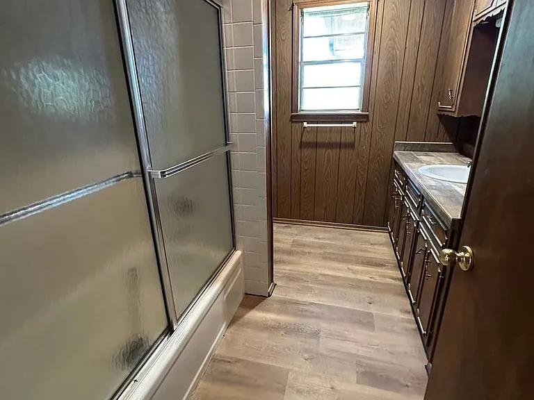 1515 Oak Grove Rd — Photo 11