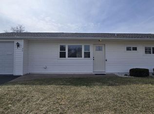 35 Beechtree Rd, Levittown, PA 19057