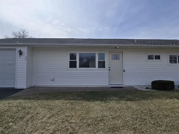 35 Beechtree Rd, Levittown, PA 19057