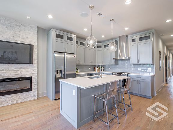 5th image of 4226 S Ellis Ave Unit 3N