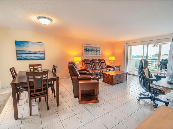 2nd image of 131 SE 3rd Avenue #608
