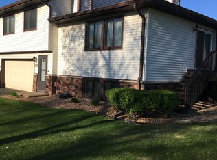 8733 N Maplebrook Cir, Brooklyn Park, MN 55445