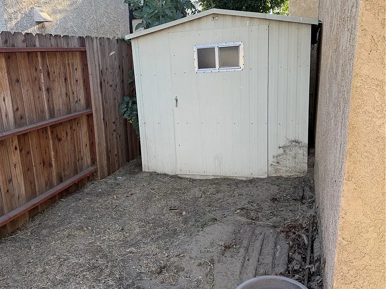 2211 S Walker Ave — Photo 22