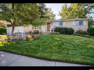 224 E Casa Loma Dr, Centerville, UT 84014