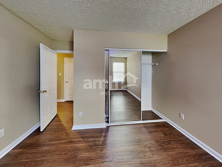 1394 Ivey Pointe Dr — Photo 13