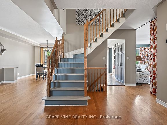 5th image of 175 Allanford Ave