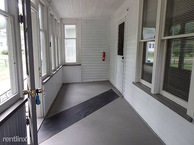 Porch-Right Side