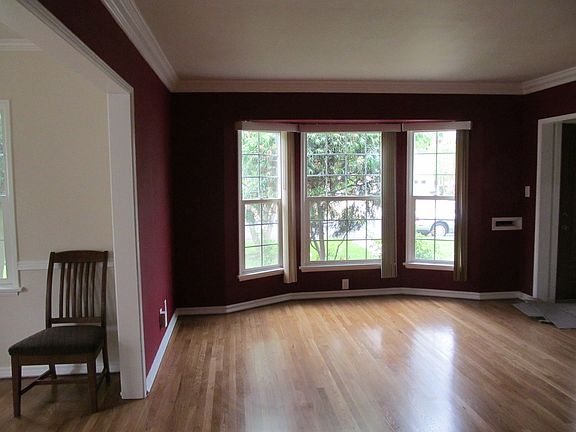 5th image of 6515 Murietta Ave