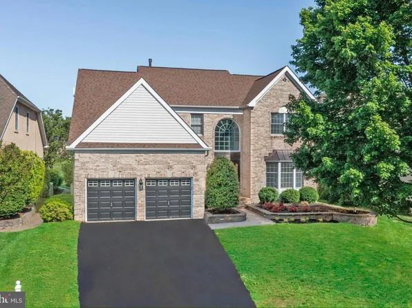 130 Augusta Dr, Moorestown, NJ 08057