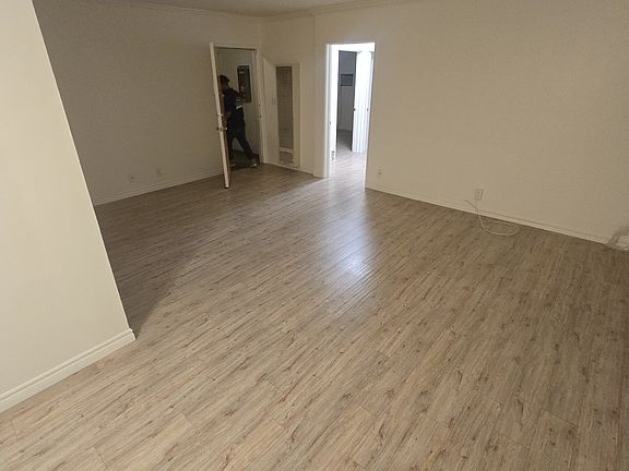 5th image of 4469 Murietta Ave #16