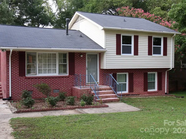 6727 Cedar Springs Rd, Charlotte, NC 28212