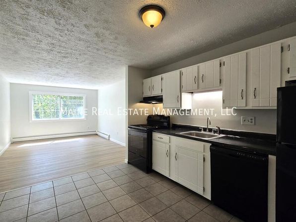 10 Tall Pines Dr APT 11, Lewiston, ME 04240