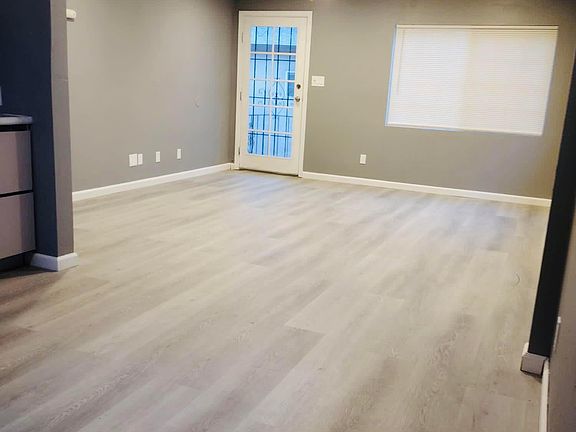 4th image of 3925 Marine View Ave