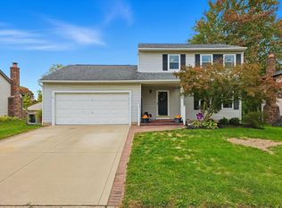 2402 Clover Blossom Ct, Grove City, OH 43123