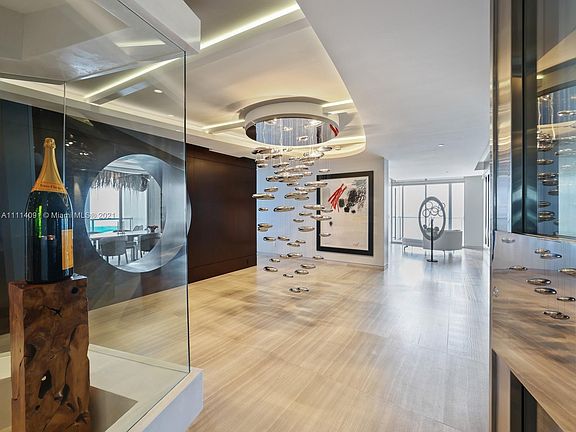 4th image of 1425 Brickell Ave #Penthouse 1