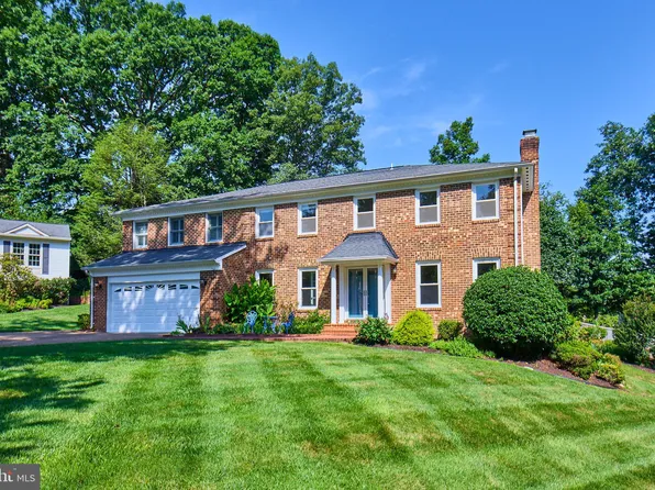 2055 Kedge Dr, Vienna, VA 22181