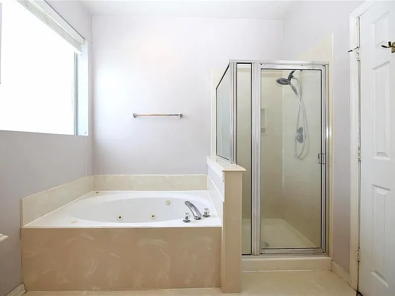 4602 Rainbow Valley Ct — Photo 16